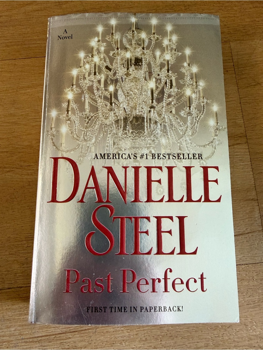 📚3 for $12📚 Danielle Steel 'Past Perfect' Paperback Book